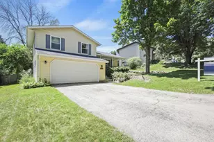 621 7 Nations Dr, Madison, WI 53713 - Photo 2