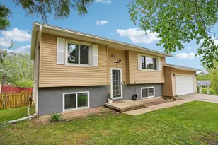 2710 Golden Gate Way, Madison, WI 53713 - Photo 30