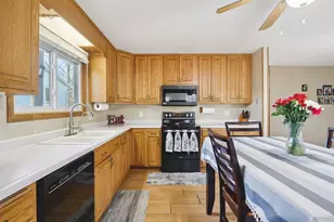 2229 Westbrook Ln, Madison, WI 53711 - Photo 4