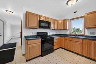 137 Lynne Trail, Oregon, WI 53575 - Photo 10