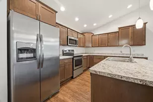 390 Meadow Ln, Columbus, WI 53925 - Photo 16