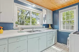 4711 Camden Rd, Madison, WI 53716 - Photo 8