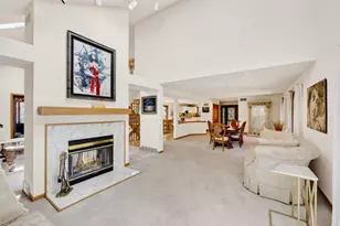 1 White Oaks Ln, Madison, WI 53711 - Photo 4