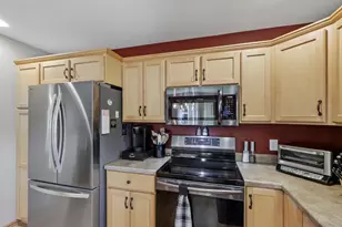 501 Pine Lawn Pkwy, Verona, WI 53593 - Photo 12