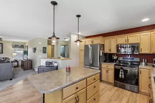 501 Pine Lawn Pkwy, Verona, WI 53593 - Photo 10