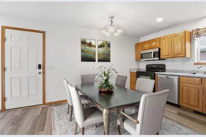 137 Covington Cove Circle, Deerfield, WI 53531 - Photo 6