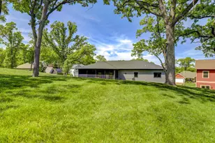107 Savannah Cir, Barneveld, WI 53507 - Photo 10