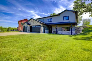 107 Savannah Cir, Barneveld, WI 53507 - Photo 2