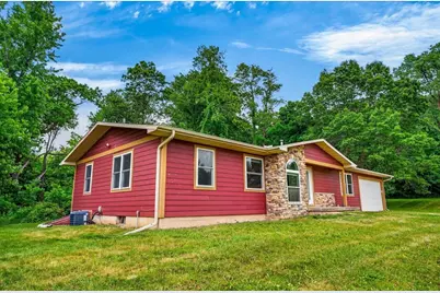 1397 Sayles Trail, Belleville, WI 53508 - Photo 8