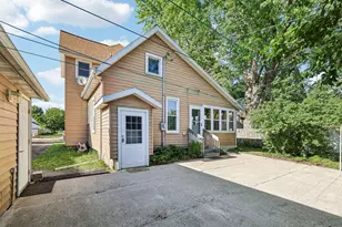 202 W 3rd St, Waunakee, WI 53597 - Photo 36