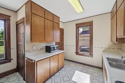 202 W 3rd Street, Waunakee, WI 53597 - Photo 24