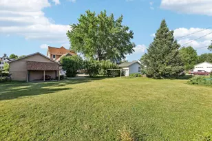 202 W 3rd St, Waunakee, WI 53597 - Photo 42