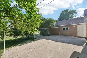 202 W 3rd St, Waunakee, WI 53597 - Photo 38