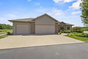 N7166 Forest Ridge Rd, Brooklyn, WI 54971 - Photo 6