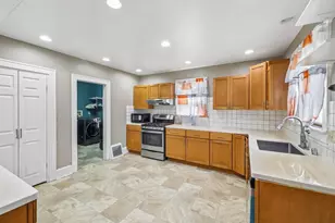 811 W Franklin St, Portage, WI 53901 - Photo 12
