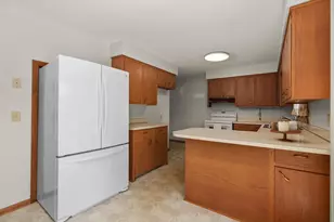5319 Autumn Ln, Mcfarland, WI 53558 - Photo 14