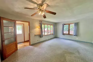 303 Garfield Ave, Janesville, WI 53536 - Photo 4