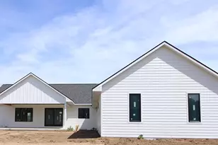 5143 N Brownwood Dr, Janesville, WI 53545 - Photo 8