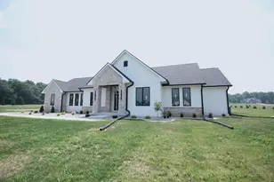 5143 N Brownwood Dr, Janesville, WI 53545 - Photo 2