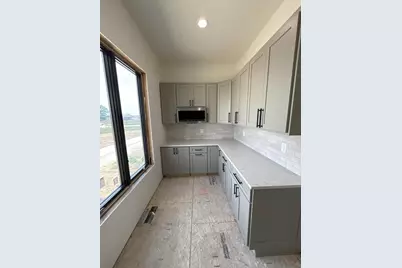5143 N Brownwood Drive, Janesville, WI 53545 - Photo 10