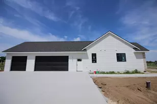 5143 N Brownwood Dr, Janesville, WI 53545 - Photo 4