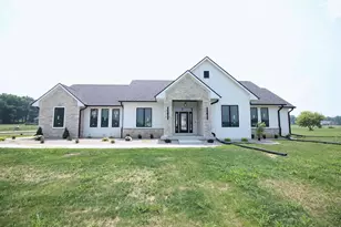 5143 N Brownwood Dr, Janesville, WI 53545 - Photo 1