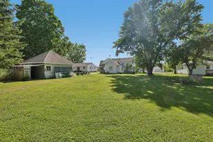1027 Farnham St, Columbus, WI 53925 - Photo 38