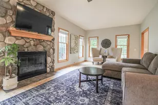 209 Waverly Dr, Cambridge, WI 53523 - Photo 8