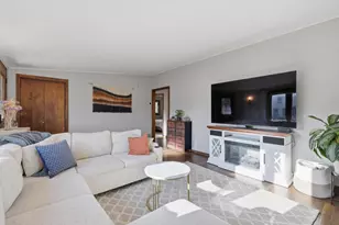520 6th St, Prairie Du Sac, WI 53578 - Photo 6