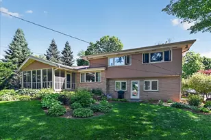 11 Fuller Dr, Madison, WI 53704 - Photo 2