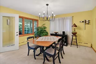 11 Fuller Dr, Madison, WI 53704 - Photo 8