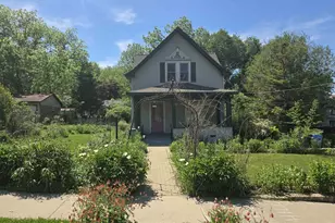 1724 Parmenter St, Middleton, WI 53562 - Photo 2