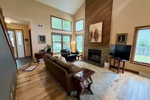 2809 Maple View Dr, Madison, WI 53719 - Photo 4