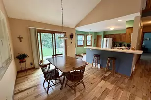 2809 Maple View Dr, Madison, WI 53719 - Photo 8