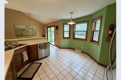 2809 Maple View Drive, Madison, WI 53719 - Photo 14