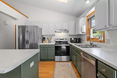 3818 Cosgrove Drive, Madison, WI 53719 - Photo 8