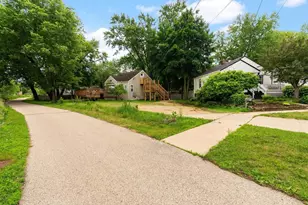 2933 Sachs St, Madison, WI 53704 - Photo 4
