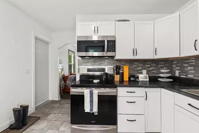 2933 Sachs Street, Madison, WI 53704 - Photo 12