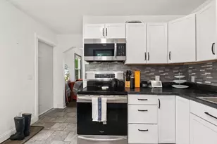 2933 Sachs St, Madison, WI 53704 - Photo 12
