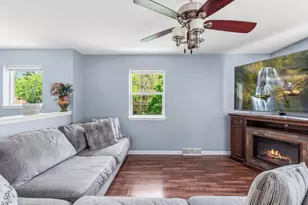 5021 Camden Rd, Madison, WI 53716 - Photo 10