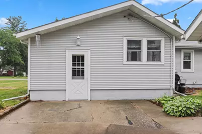 802 E 7th Avenue, Brodhead, WI 53520 - Photo 6