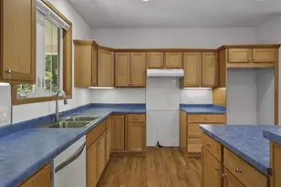 8221 Highview Dr, Madison, WI 53719 - Photo 22