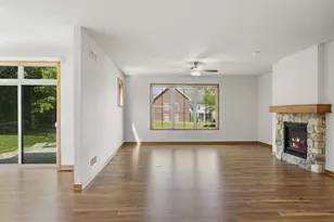 8221 Highview Dr, Madison, WI 53719 - Photo 10
