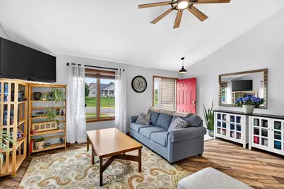 209 W Gonstead Road, Mount Horeb, WI 53572 - Photo 6