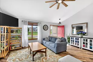 209 W Gonstead Rd, Mount Horeb, WI 53572 - Photo 6