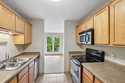 8206 Starr Grass Drive #207, Madison, WI 53719 - Photo 16