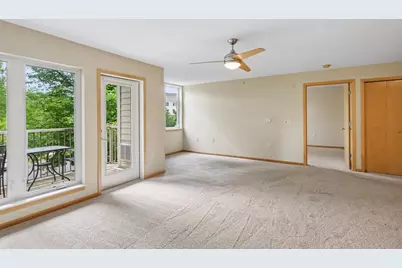 8206 Starr Grass Drive #207, Madison, WI 53719 - Photo 10