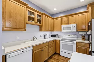 6802 Raymond Rd, Madison, WI 53719 - Photo 8