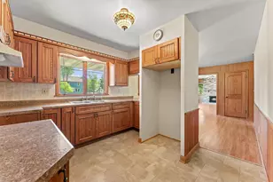 215 8th St, Reedsburg, WI 53959 - Photo 10