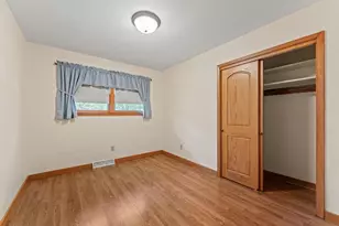 215 8th St, Reedsburg, WI 53959 - Photo 26